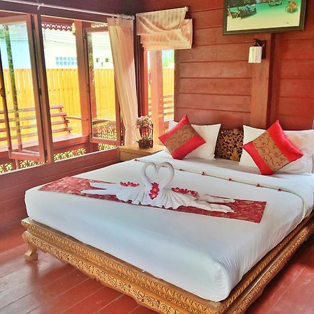 Phi Phi Maiyada Resort Exterior photo