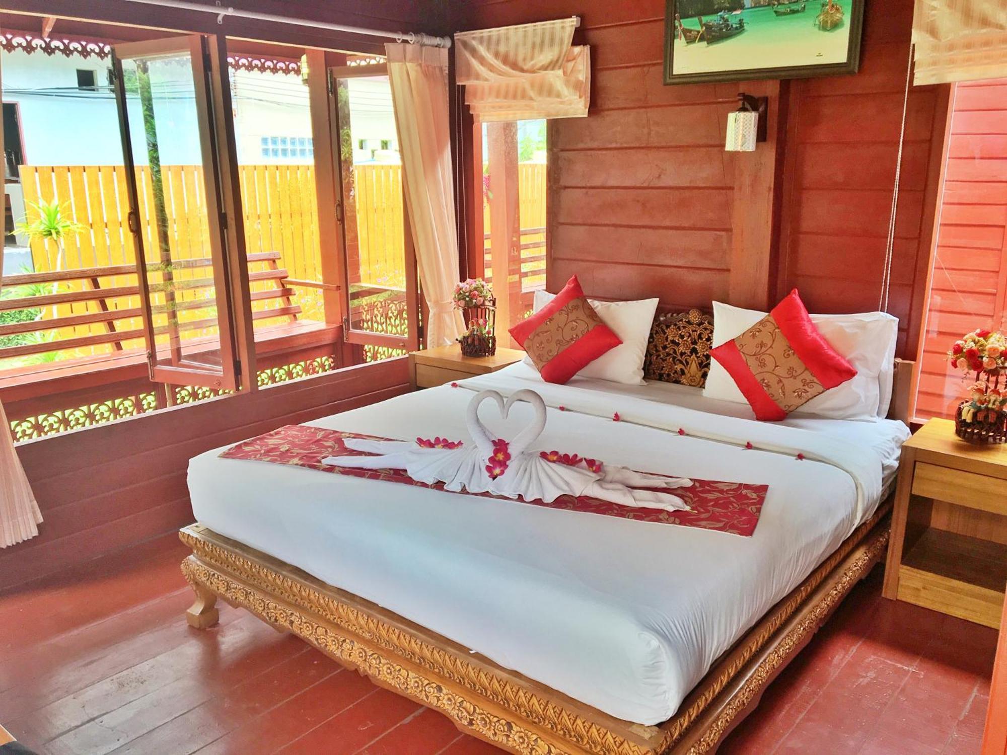 Phi Phi Maiyada Resort Exterior photo